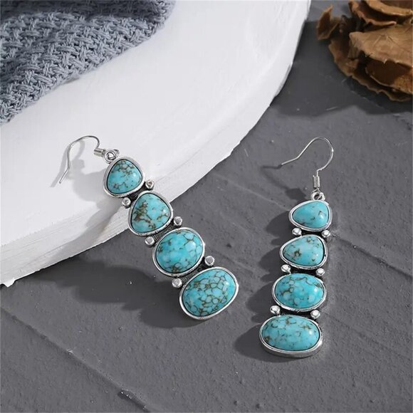 NEW Pair of vintage style BOHO earrings, dangle turquoise earrings, western - Picture 2 of 4